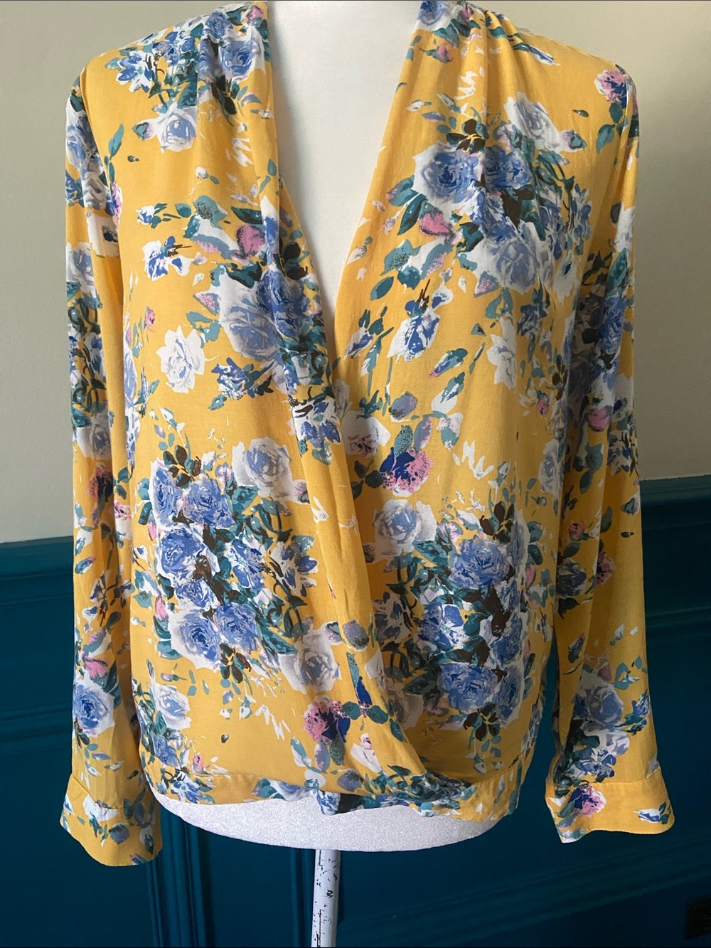 Yellow Floral Surplice Women’s High-Low Blouse, Hayden Los Angeles, sz S